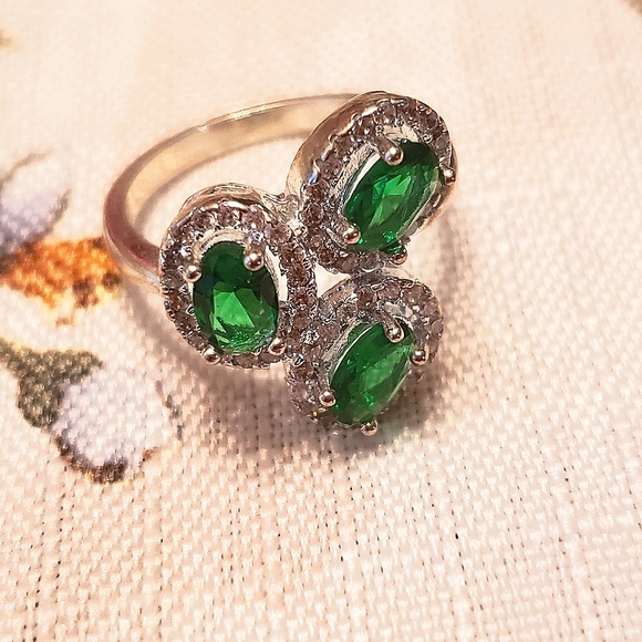 SIZE 7 RING - Picture 6 of 6